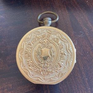Vintage Bulova Japan Ormulu Figurative Floral Medallion Crest Cover Clock